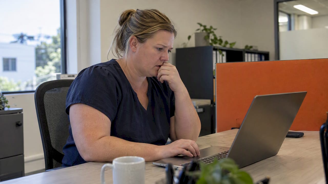 Bookkeeper checks suspicious supplier email